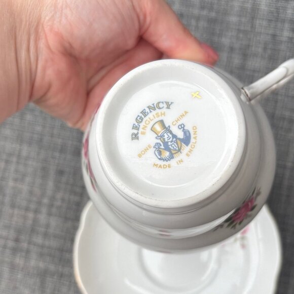 Vintage REGENCY Bone China (England) Pink Roses Tea Cup & Saucer Set, Gold Trim - Picture 6 of 9